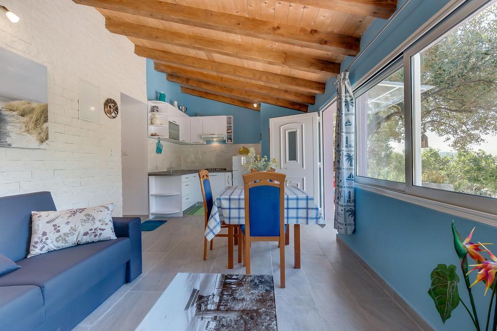 Holiday Home Nikol ヴェリ・ロシニュ エクステリア 写真